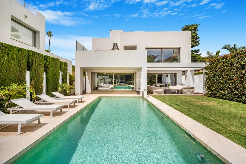 Villa for Long Term Rent in Golden Mile, Málaga
