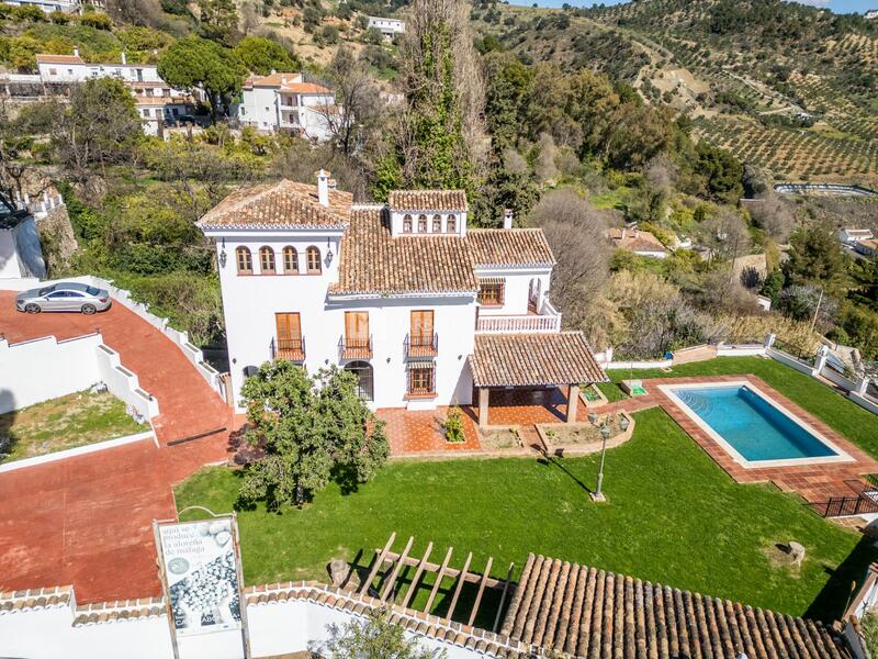 Villa en venta en Casarabonela, Málaga