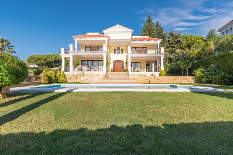 Villa zu verkaufen in Marbella del Este, Málaga