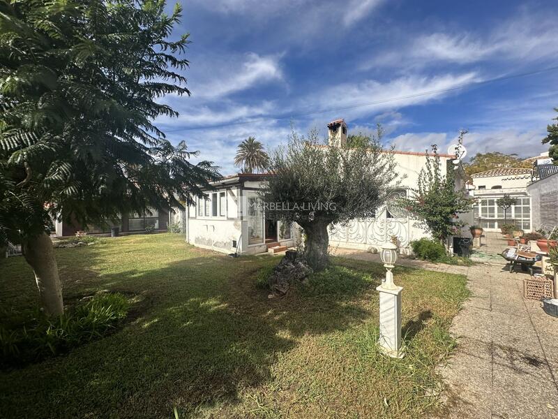 Villa zu verkaufen in Estepona, Málaga