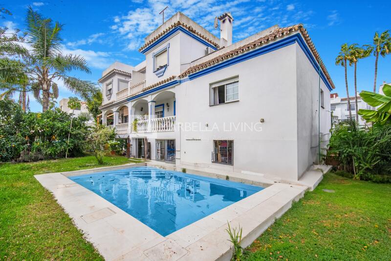 Villa til salg i Estepona, Málaga