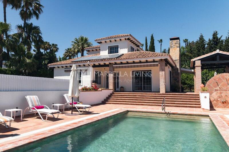 Villa til salg i Estepona, Málaga