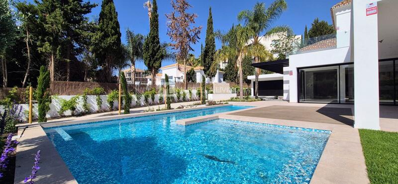 Villa en venta en Estepona, Málaga