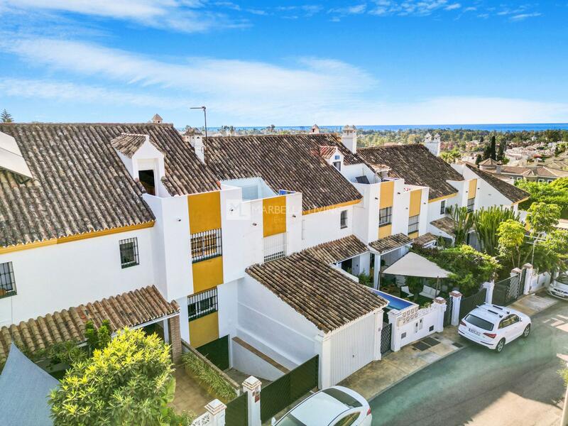 Stadthaus zu verkaufen in Estepona, Málaga