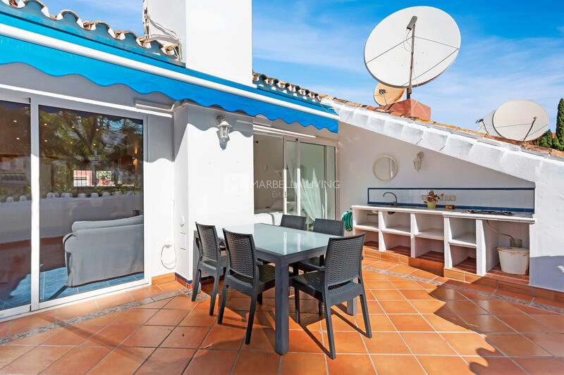 Apartment for sale in Nueva Andalucia, Málaga