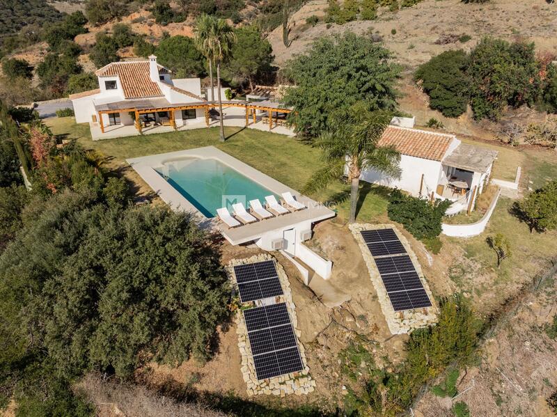 Villa til salgs i Estepona, Málaga