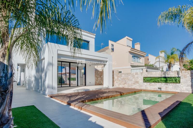 Villa for sale in Estepona, Málaga