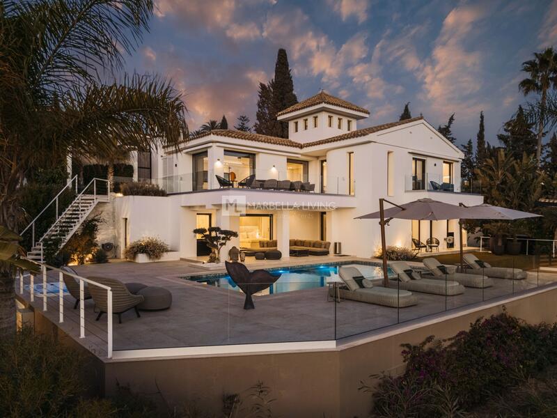 Villa for sale in Marbella del Este, Málaga