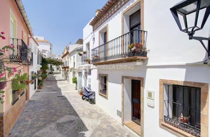 Townhouse for sale in Estepona, Málaga