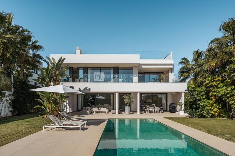 Villa til salg i Estepona, Málaga