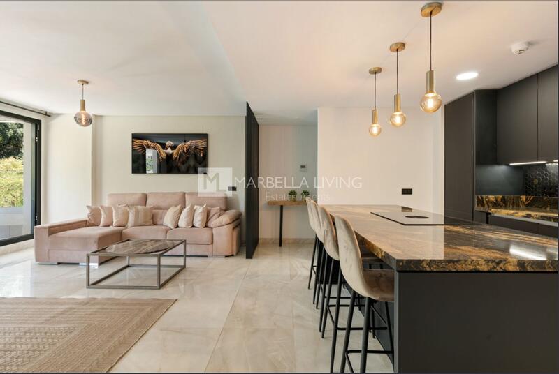 Apartment for sale in Benahavis, Málaga