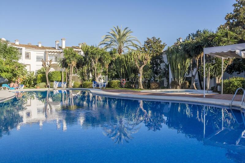 Apartamento para alquiler a largo plazo en Estepona, Málaga