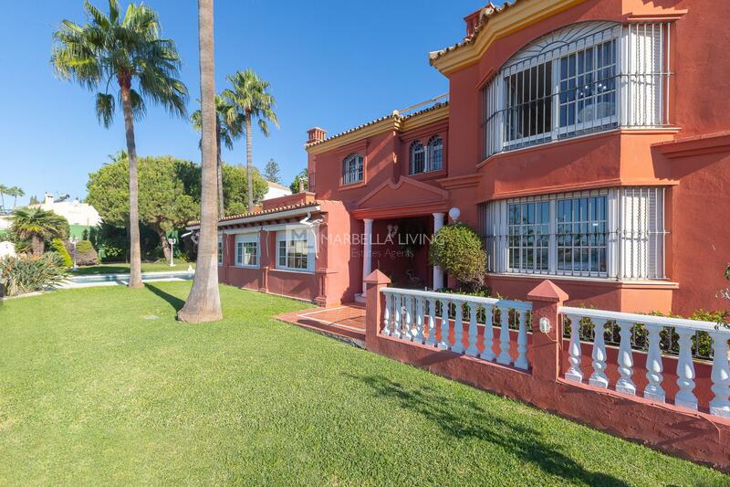 6 bedroom Villa for sale