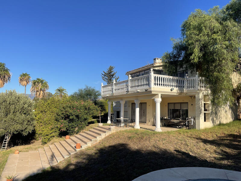 Villa zu verkaufen in Estepona, Málaga