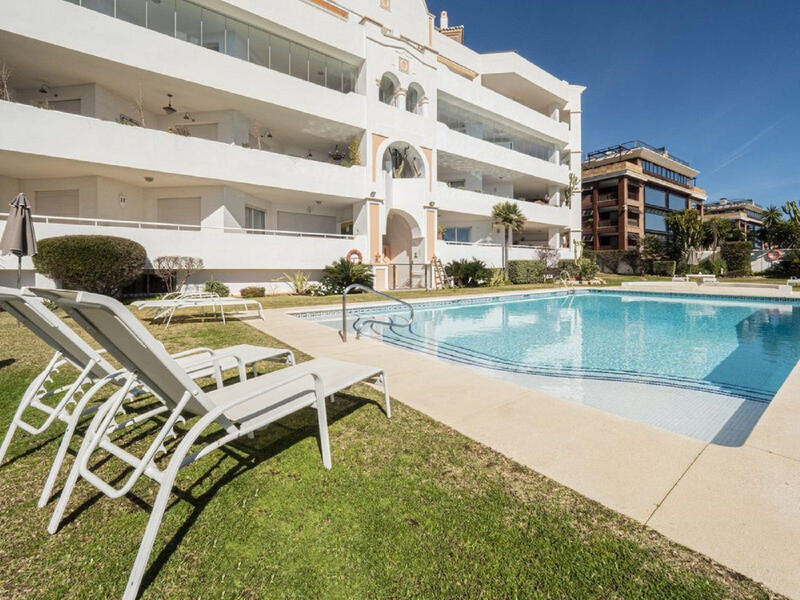 Apartment for sale in Puerto Banus, Málaga