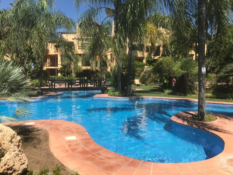 Appartement à louer à long terme dans Estepona, Málaga