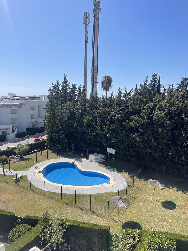 Apartamento en venta en El Paraiso, Málaga