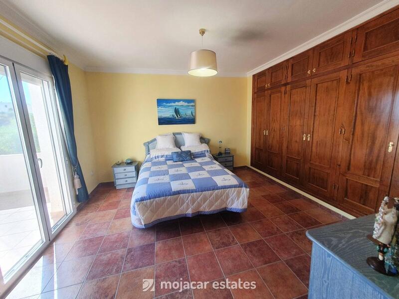 4 Cuarto Villa en venta