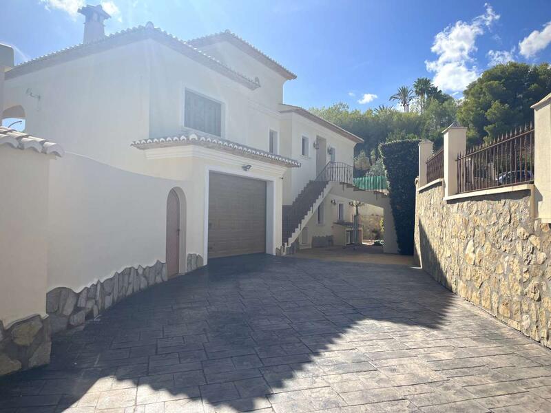 5 bedroom Villa for sale