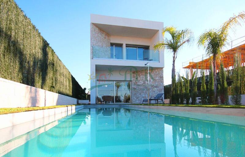 Villa for sale in Benijófar, Alicante