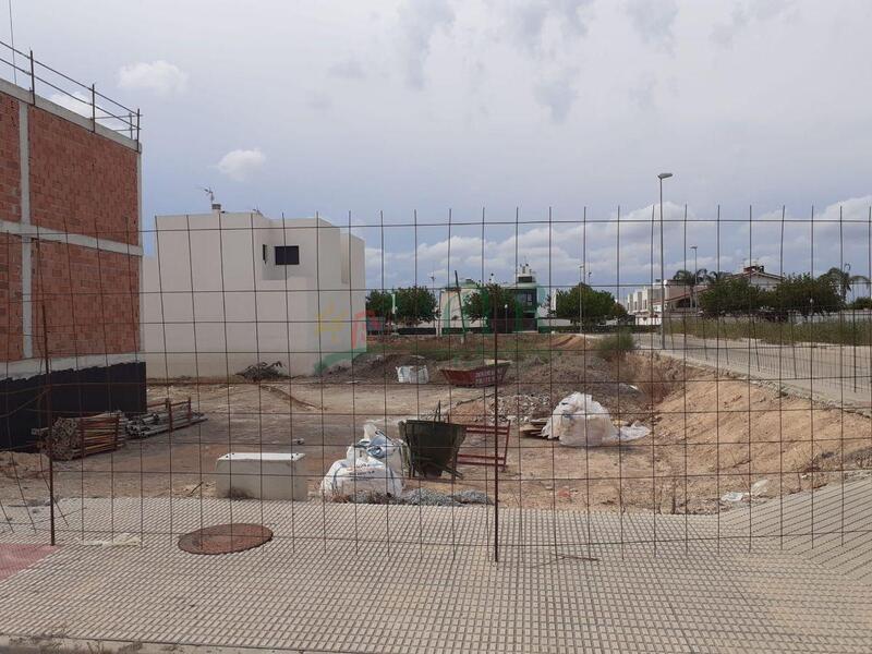 Land til salgs i Dolores, Alicante