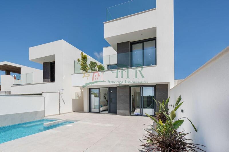 Villa for sale in Benijófar, Alicante