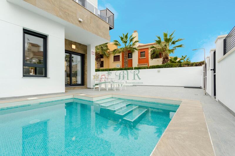 Villa à vendre dans Torrevieja, Alicante