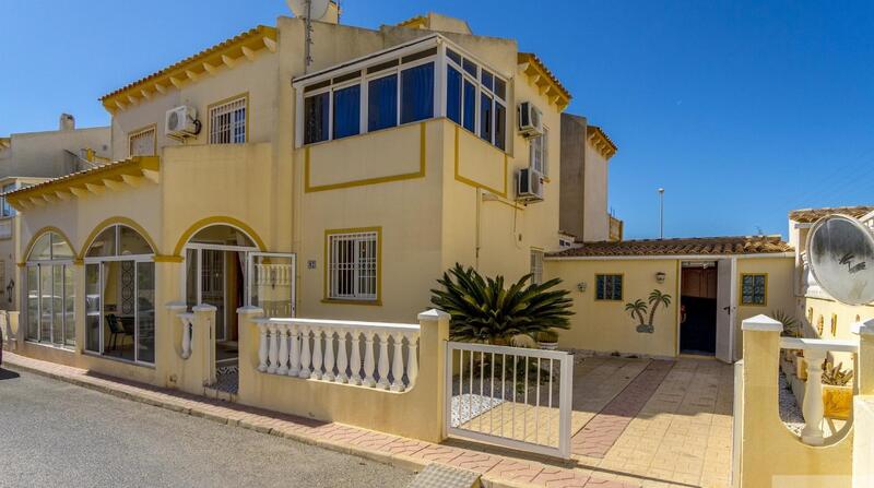 Villa Te koop in La Zenia, Alicante