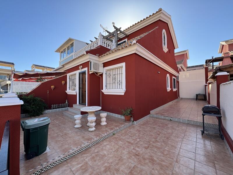 Villa en venta en Playa Flamenca, Alicante