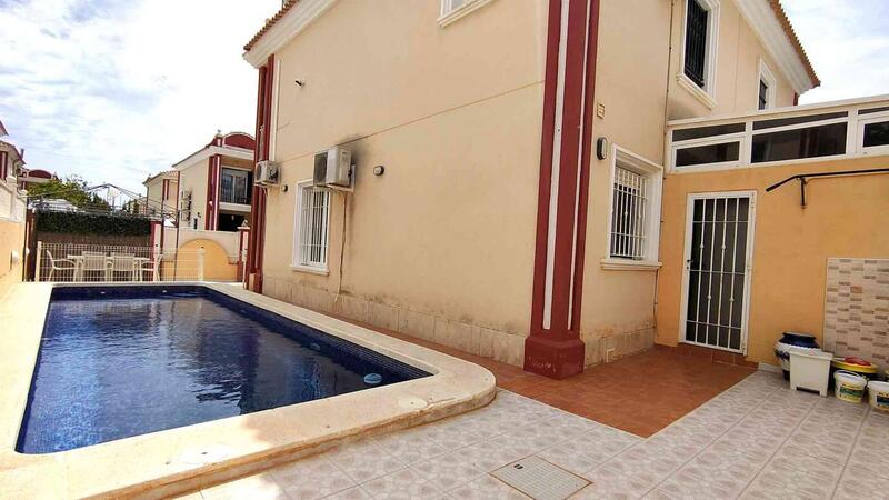 3 Cuarto Villa en venta