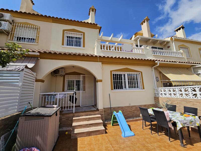 Villa à vendre dans La Zenia, Alicante