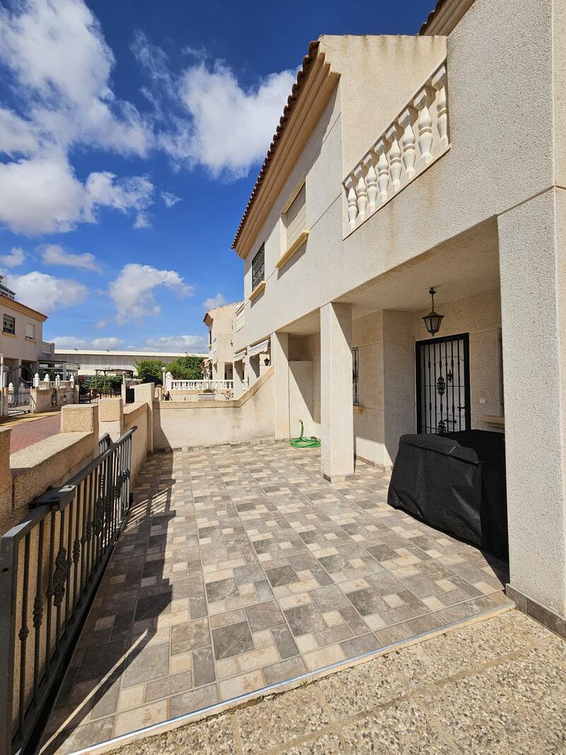 2 Cuarto Villa en venta