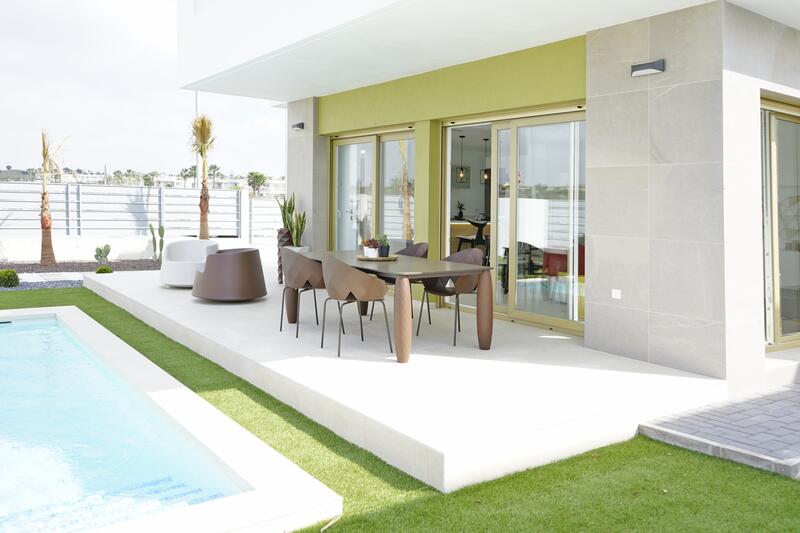 Villa for sale in San Miguel de Salinas, Alicante