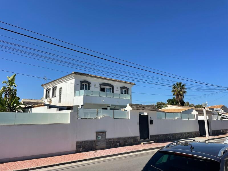 5 Cuarto Villa en venta