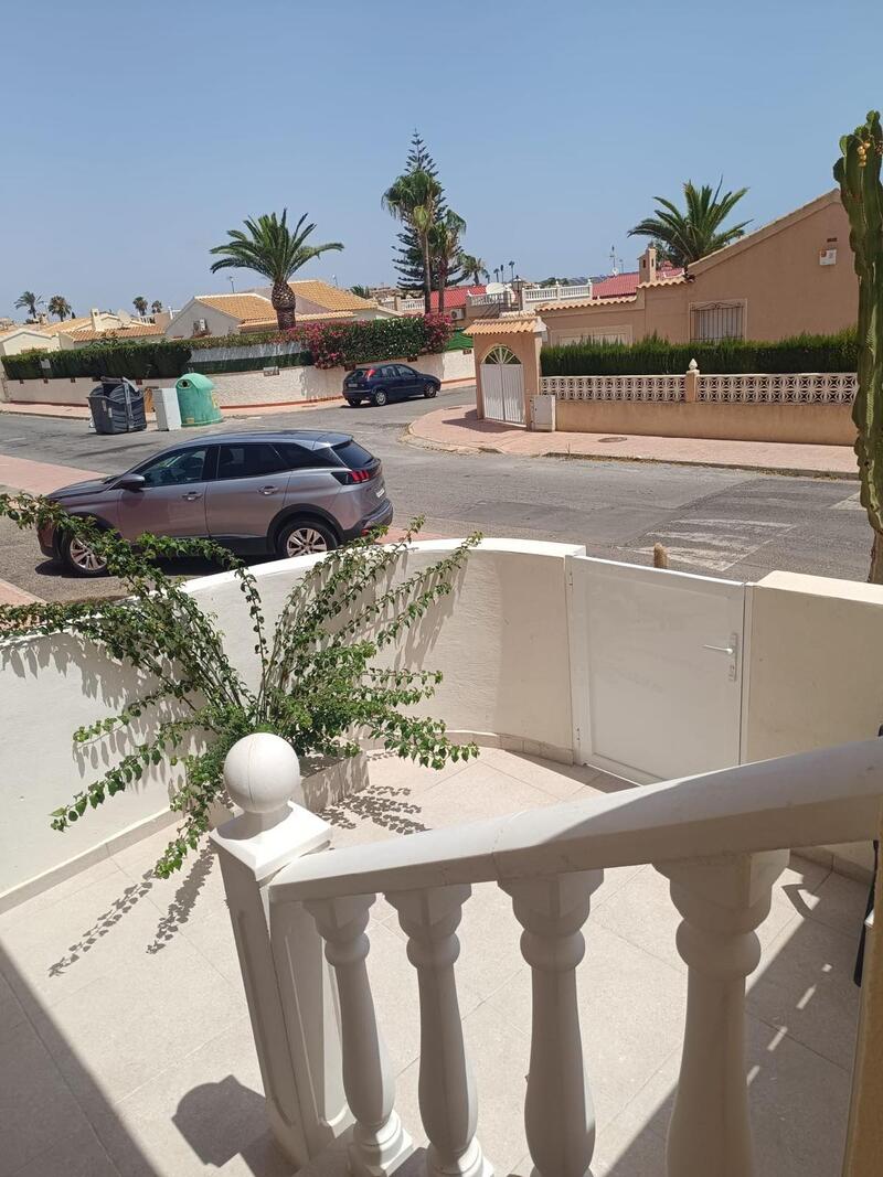 Villa til salg i Playa Flamenca, Alicante