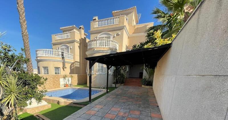 Villa for sale in Playa Flamenca, Alicante