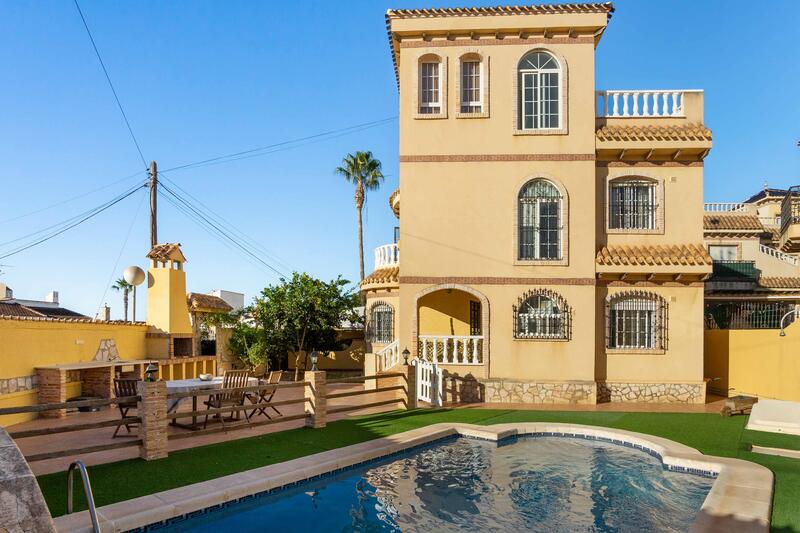 Villa for sale in Playa Flamenca, Alicante