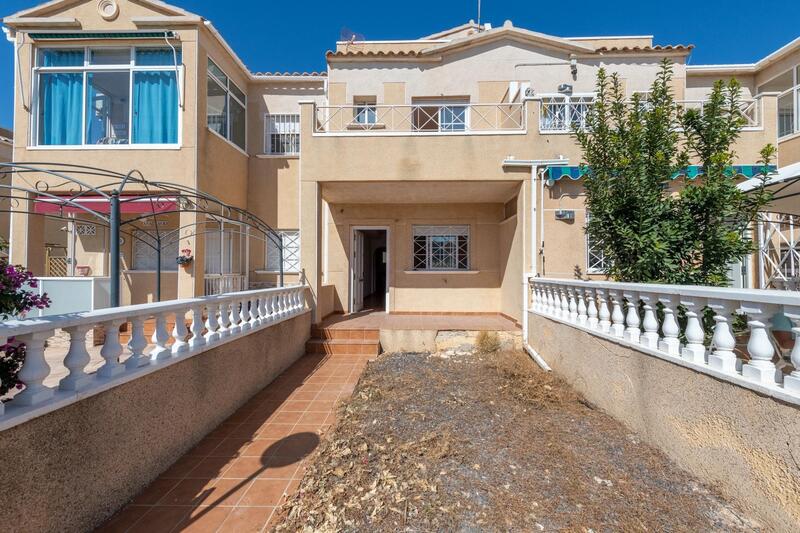 Villa til salg i Torrevieja, Alicante