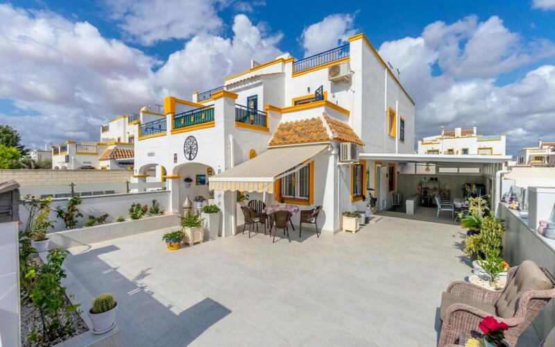 Villa til salgs i Torrevieja, Alicante