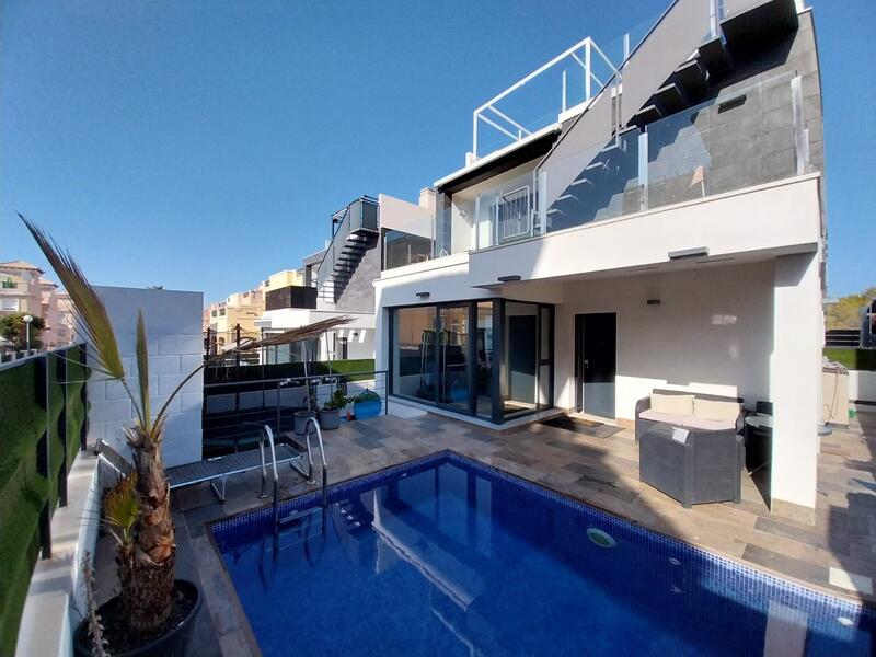 Villa for sale in Playa Flamenca, Alicante