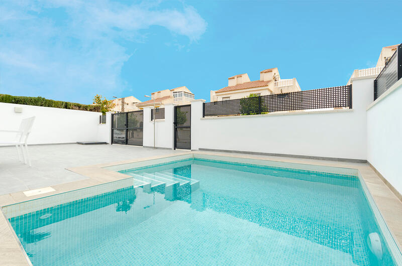 Villa til salg i Torrevieja, Alicante