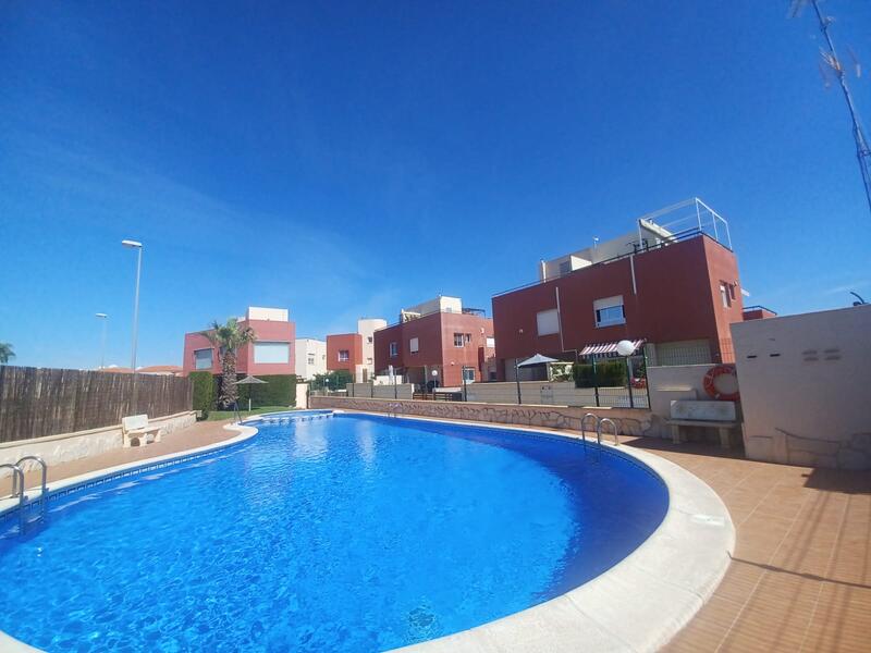 Villa en venta en Villamartin, Alicante