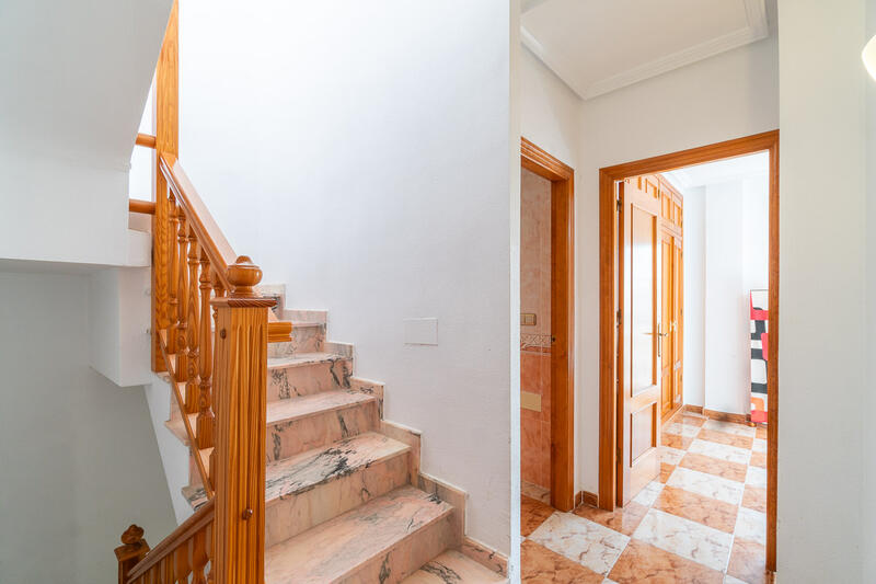 2 Cuarto Villa en venta