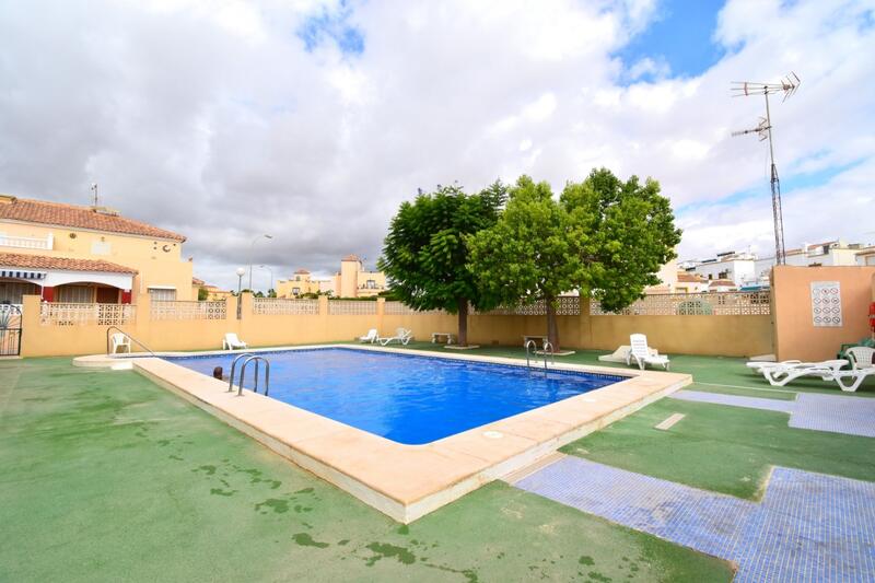 2 Cuarto Villa en venta