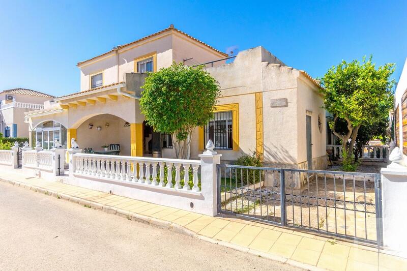 Villa for sale in Playa Flamenca, Alicante