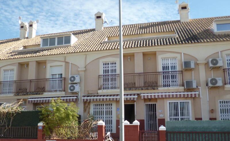 Villa Te koop in Playa Flamenca, Alicante