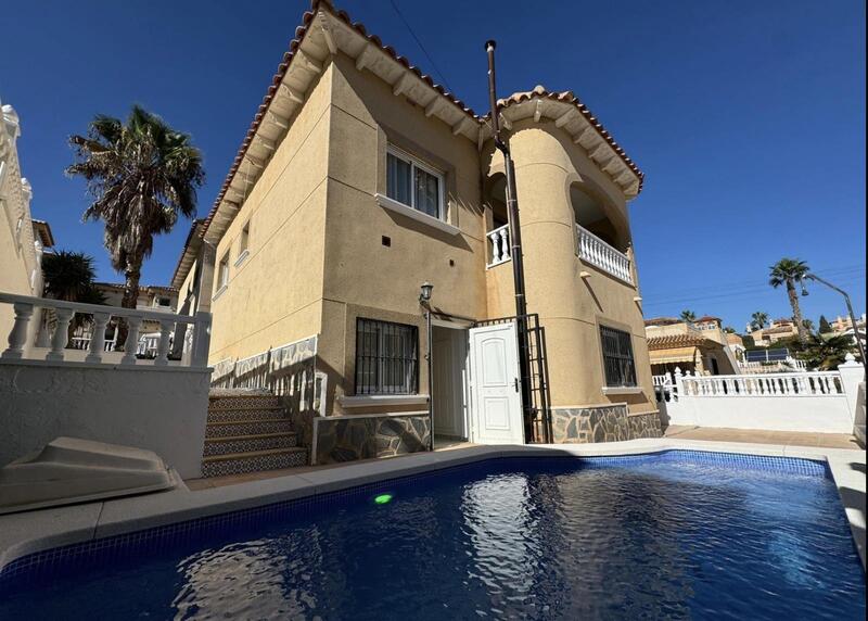 Villa for sale in Villamartin, Alicante