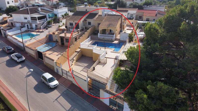 Villa for sale in Torrevieja, Alicante