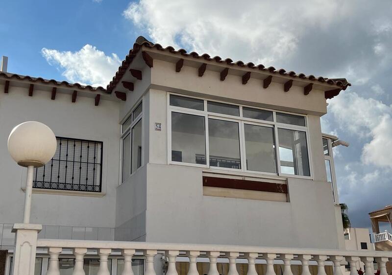 Villa à vendre dans Villamartin, Alicante