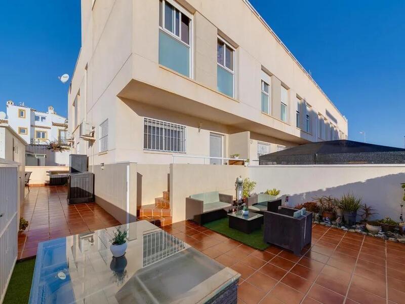 Villa for sale in La Zenia, Alicante